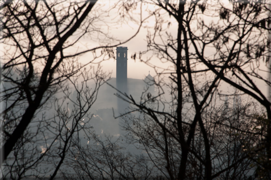 foto Colline di Romano d'Ezzelino nella Nebbia